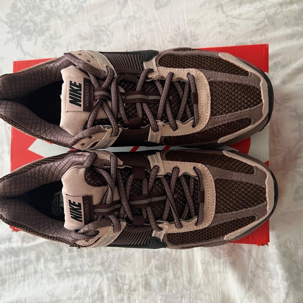 SOLD‼️ Nike Brown and Tan Sneakers
